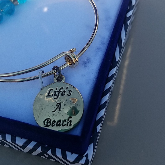 3/$20💋Bella Perlina Bracelet Set - Picture 3 of 4